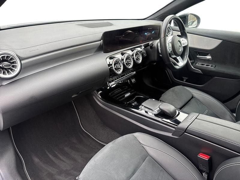 Used Mercedes A200 AMG Line Premium Plus 150 HP (110 kW) 2022 White Sedan