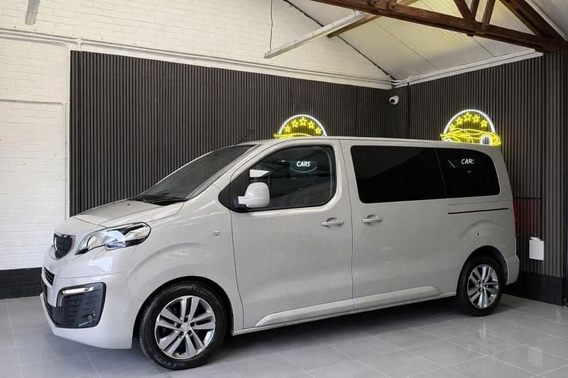 Used Peugeot Traveller Allure 180 HP (132 kW) 2017 Beige MPV