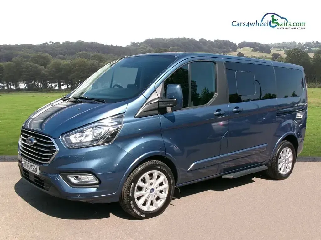 Usado Ford Tourneo Titanium 2019 Azul Monovolume