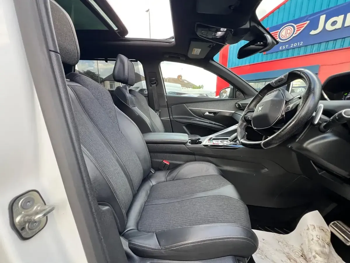 Used Peugeot 5008 Premium 2020 White SUV