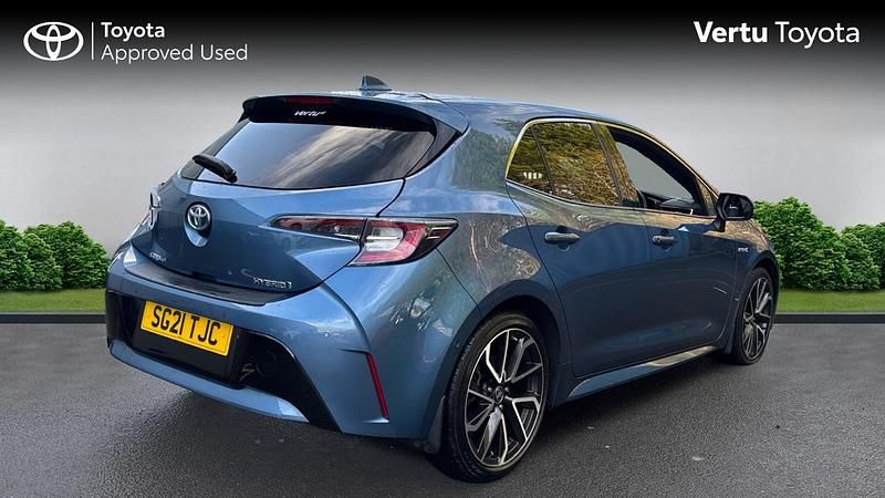 Used Toyota Corolla 122 HP (89 kW) 2021 Blue Hatchback