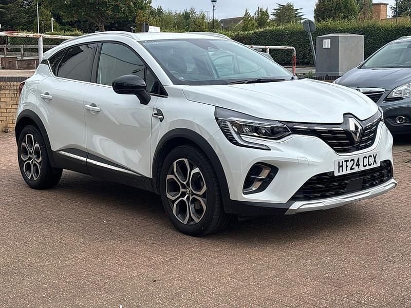 White Used 2024 Renault Captur Techno SUV | £16,495 (Fair price) - Image 1/4