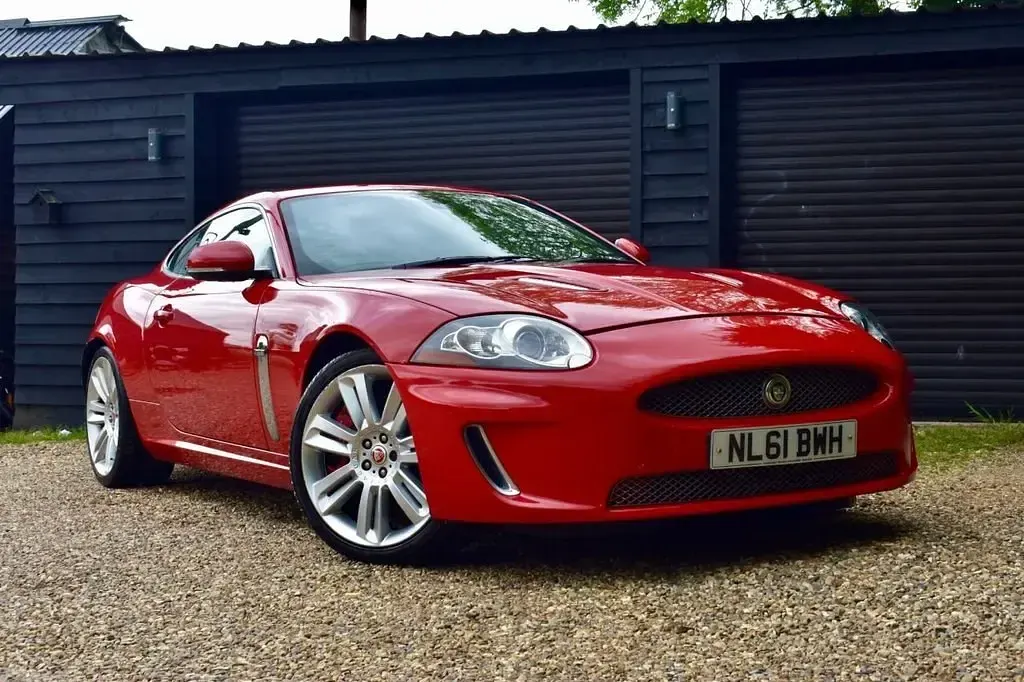 Używany Jaguar XKR 510 KM (375 kW) 2011 Czerwony Coupe
