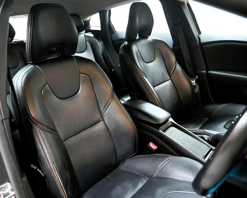 Used Volvo V40 Pro 120 HP (88 kW) 2016 Grey Hatchback