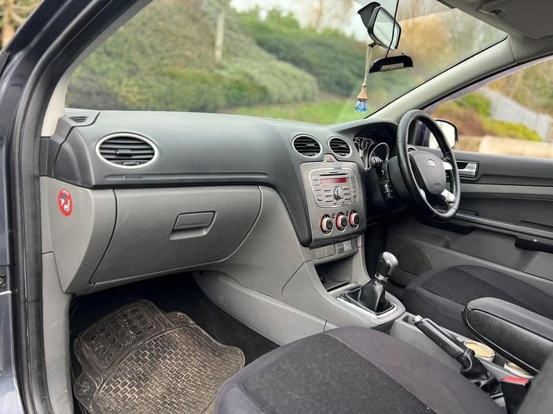 Used Ford Focus Style 110 HP (80 kW) 2009 Grey Hatchback