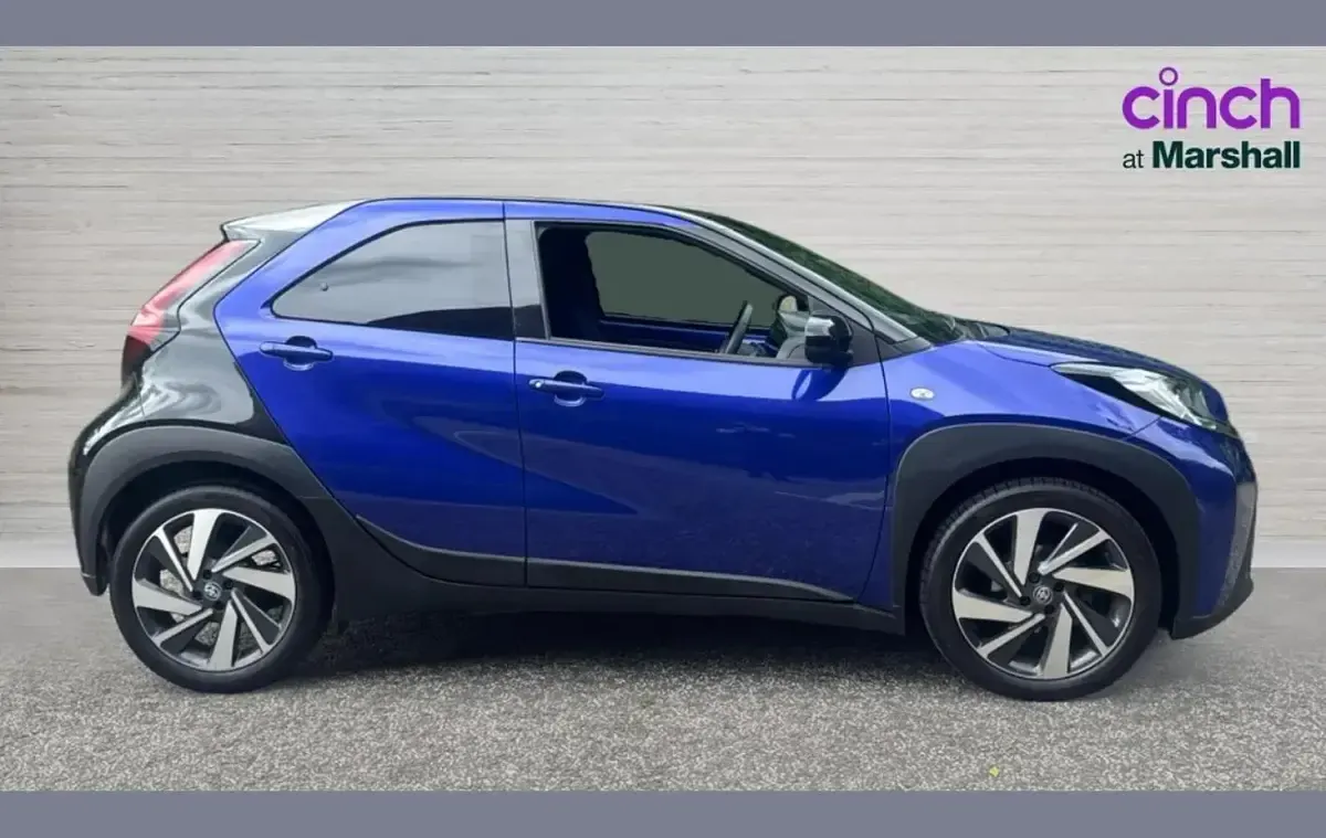 Used Toyota Aygo X 72 HP (52 kW) 2024 Blue SUV