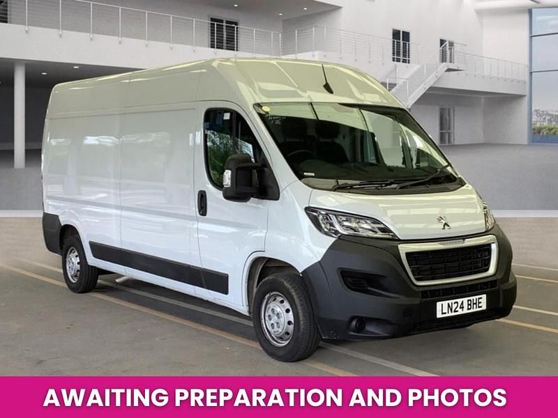 Used 2024 Peugeot Boxer Premium Van | £17,994 (Super price) - Image 1/2