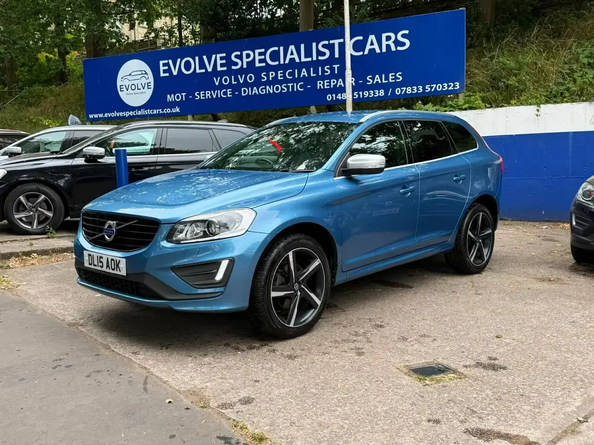 Used Volvo XC60 R-Design 190 HP (139 kW) 2015 Blue SUV