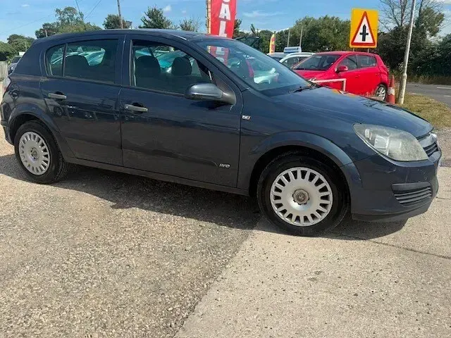 Used Vauxhall Astra 2006 Blue Hatchback