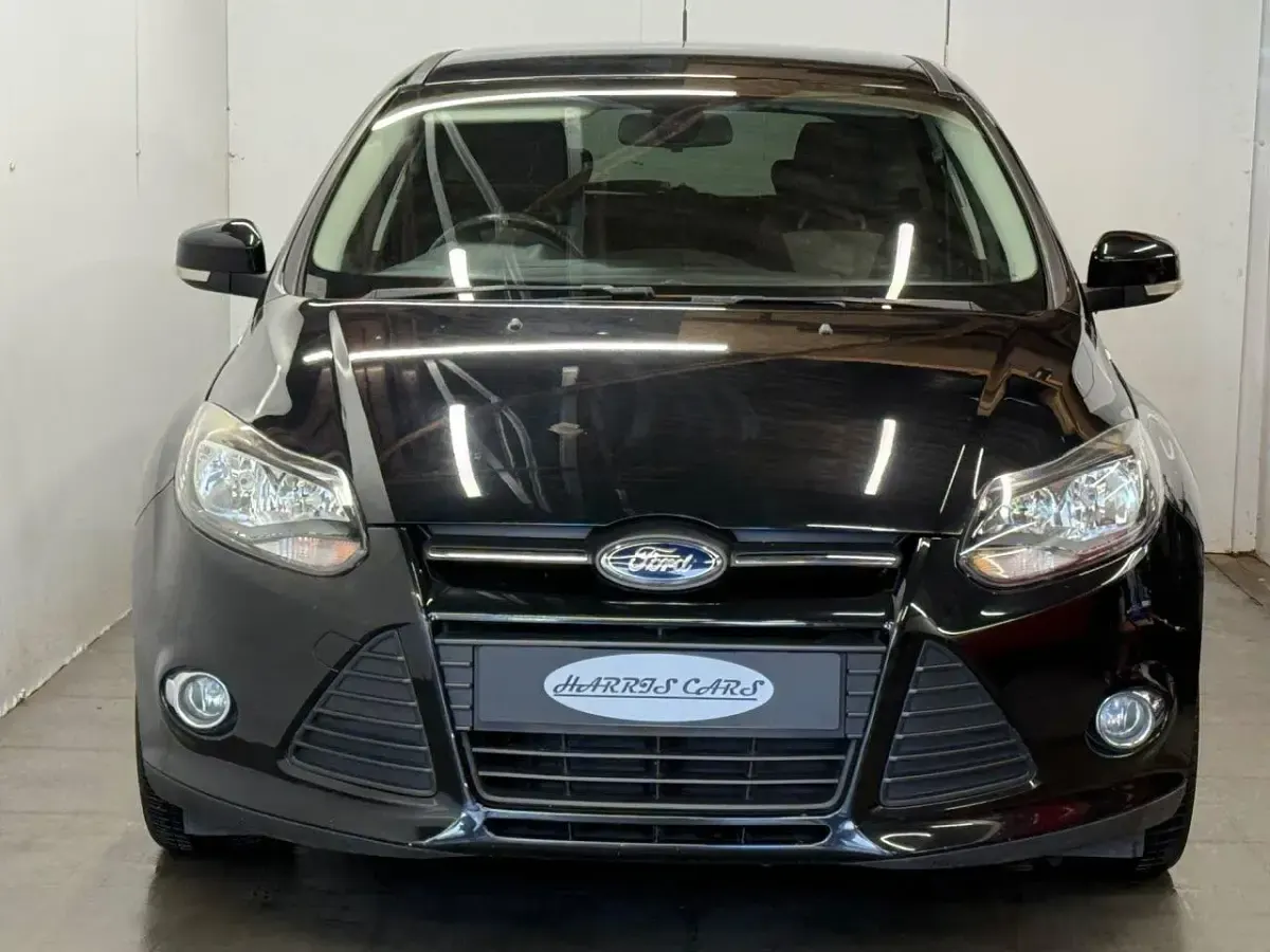Used Ford Focus Zetec 125 HP (91 kW) 2013 Black Hatchback