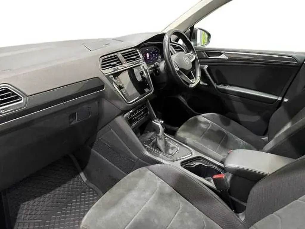 Used VW Tiguan Elegance 150 HP (110 kW) 2022 Grey SUV