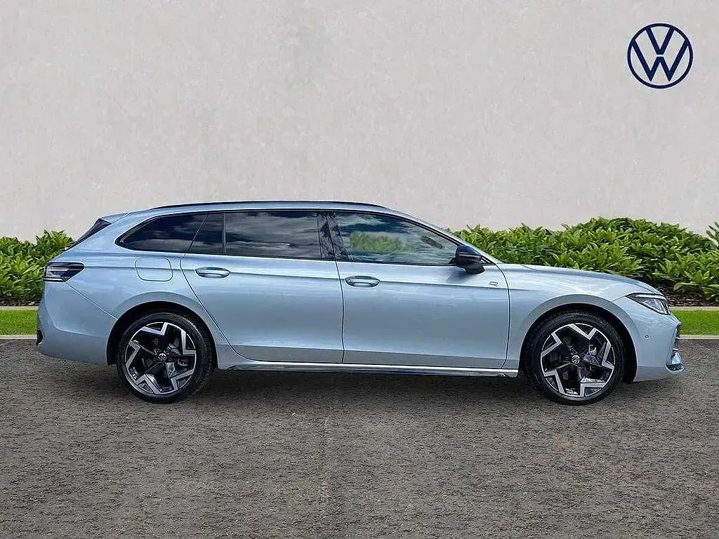 Used VW Passat 150 HP (110 kW) 2026 Estate