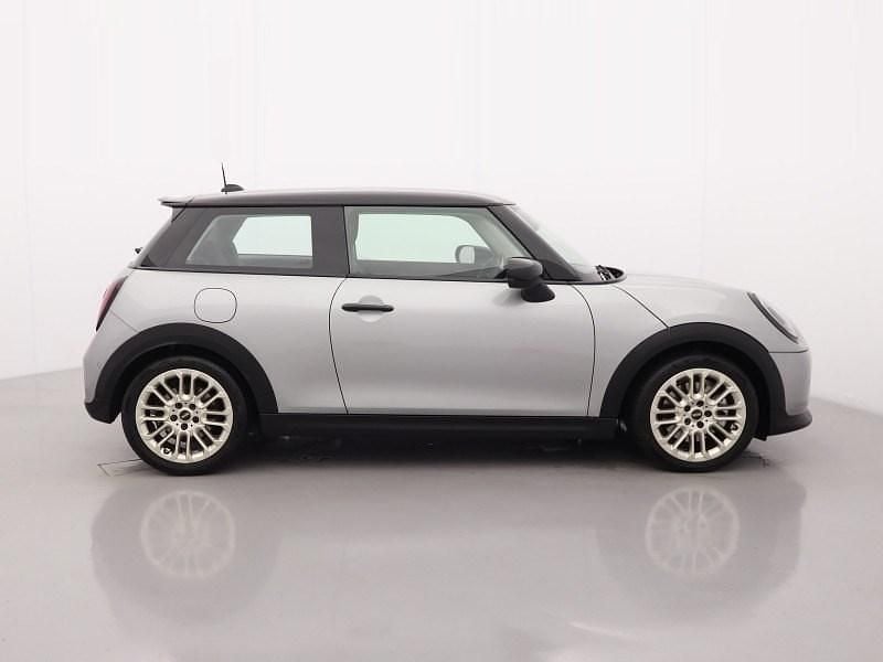 Used Mini Cooper S Classic 201 HP (147 kW) 2024 Silver Hatchback