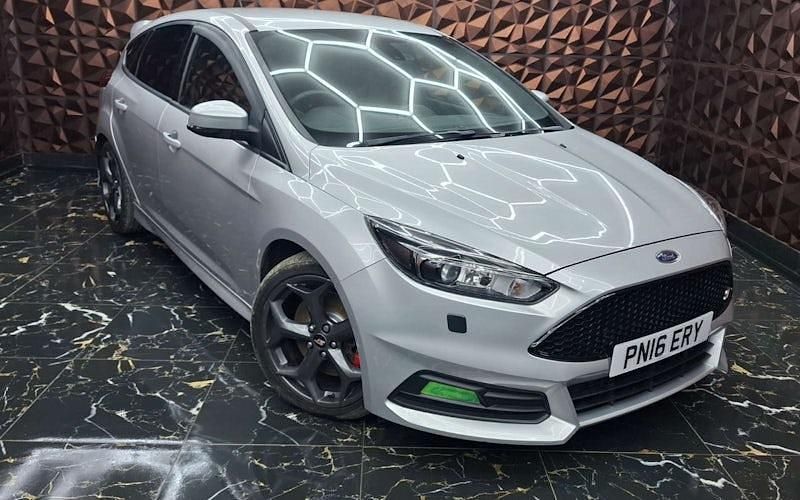 Used Ford Focus ST 185 HP (136 kW) 2016 Silver Hatchback