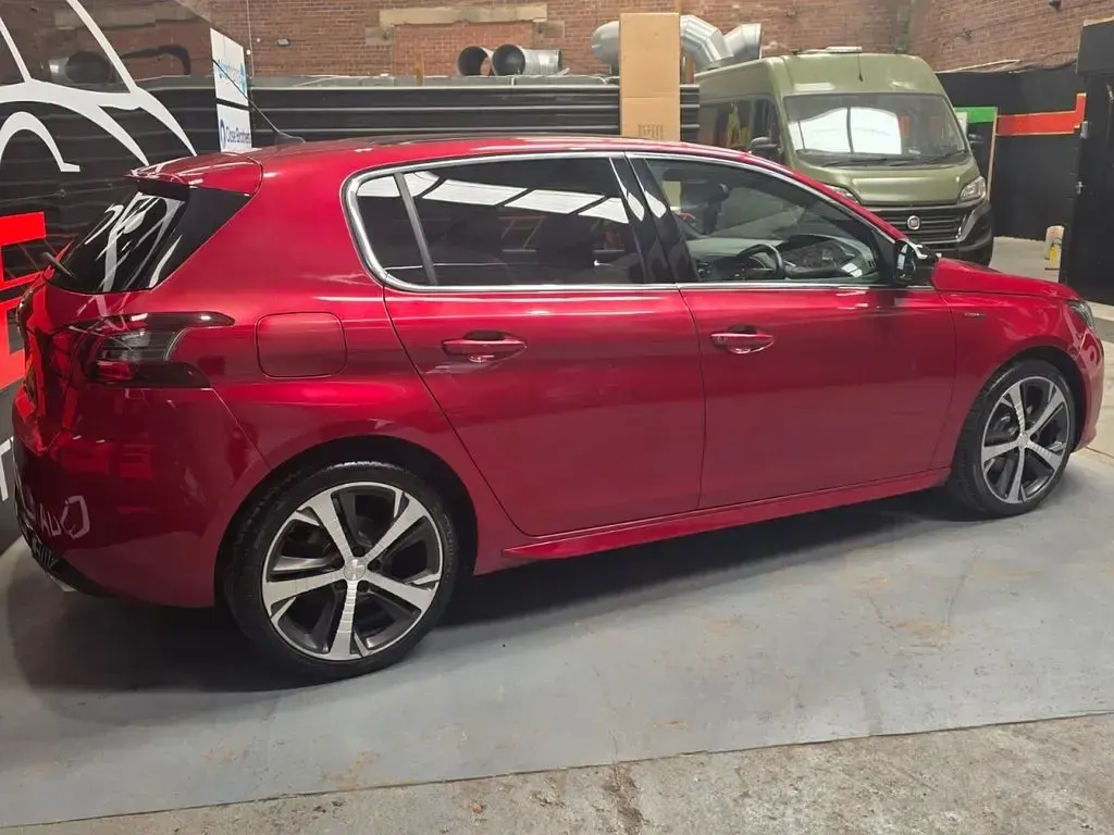 Used Peugeot 308 GT-line 130 HP (95 kW) 2019 Red Hatchback