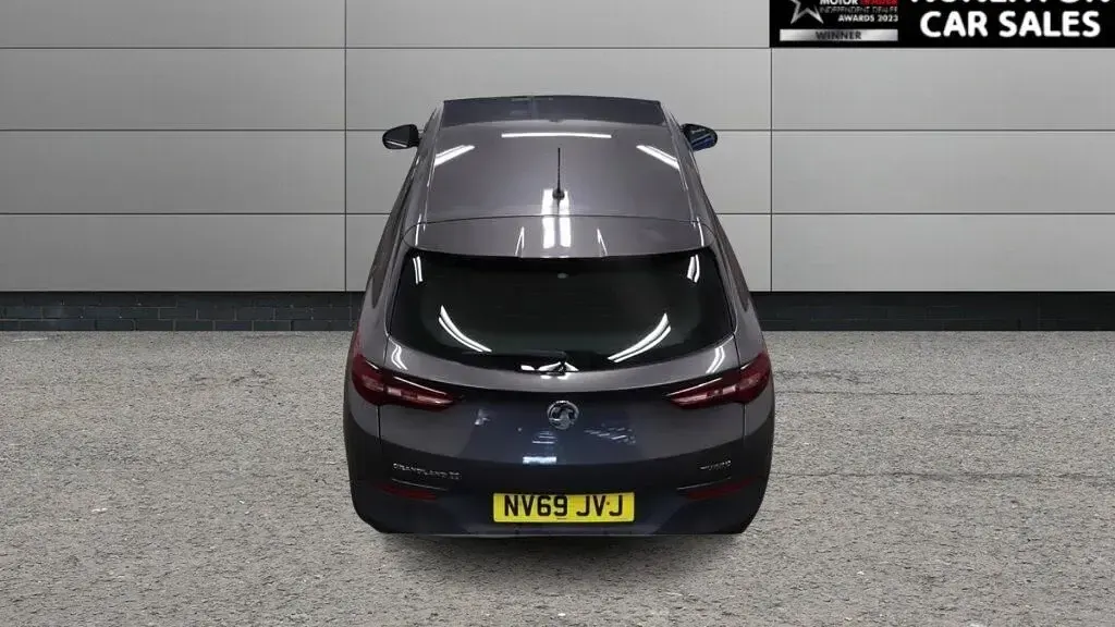 Used Vauxhall Grandland X 130 HP (95 kW) 2020 Grey SUV