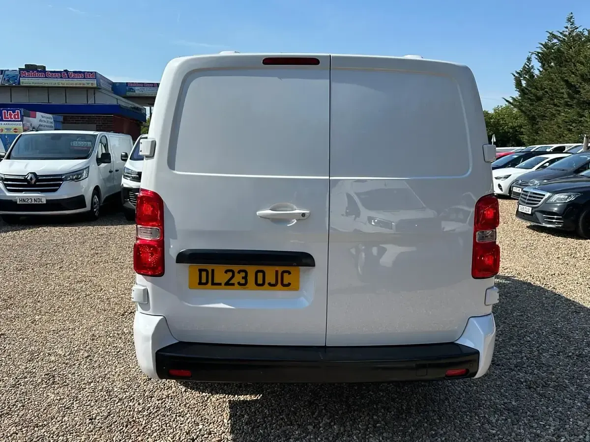 Used Vauxhall Vivaro S 100 HP (73 kW) 2023 White MPV