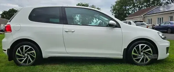 Used VW Golf VII Match 105 HP (77 kW) 2012 White Hatchback