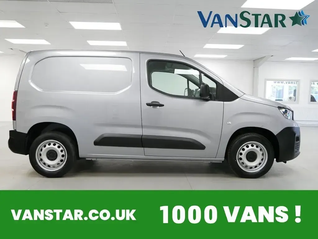 Used Peugeot Partner Premium 100 HP (73 kW) 2023 Grey MPV