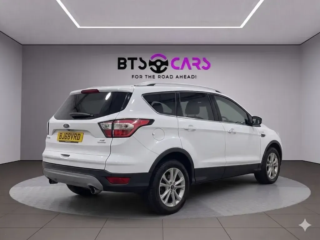 Usado Ford Kuga Titanium 150 HP (110 kW) 2018 Branco SUV