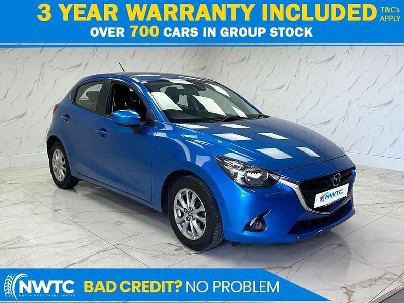 Usado Mazda 2 90 HP (66 kW) 2016 Azul Citadino