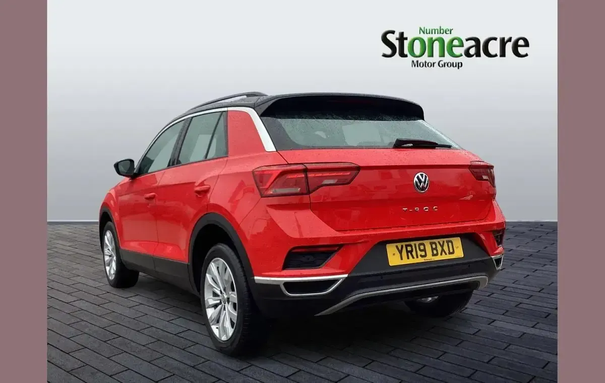 Used VW T-Roc SE 150 HP (110 kW) 2019 Red SUV
