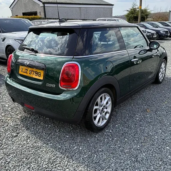 Used Mini Cooper Hatch 134 HP (98 kW) 2016 Green Hatchback