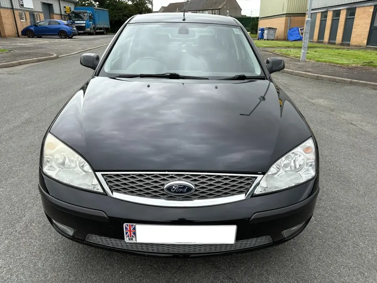 Używany Ford Mondeo Ghia 130 KM (95 kW) 2007 Czarny Hatchback