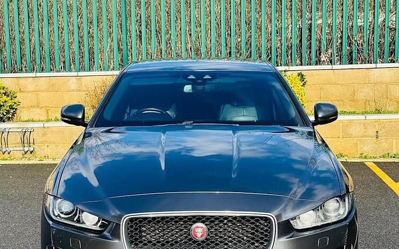 Used Jaguar XE R-Sport 179 HP (131 kW) 2019 Sedan