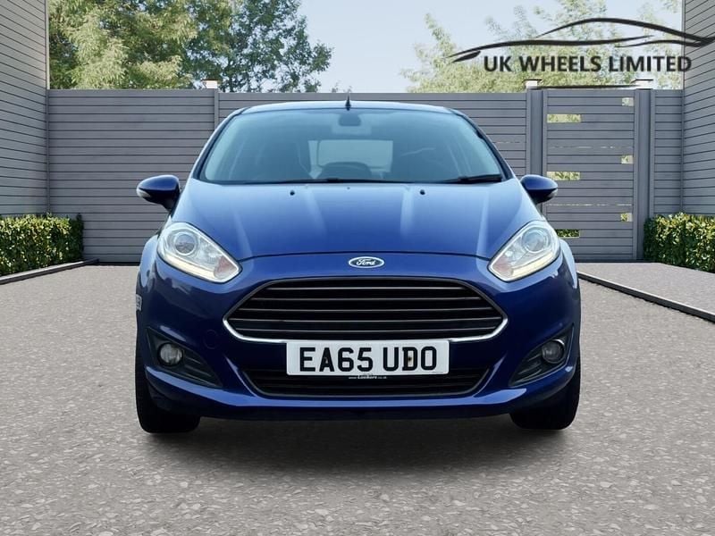 Used Ford Fiesta Titanium 100 HP (73 kW) 2015 Blue Hatchback