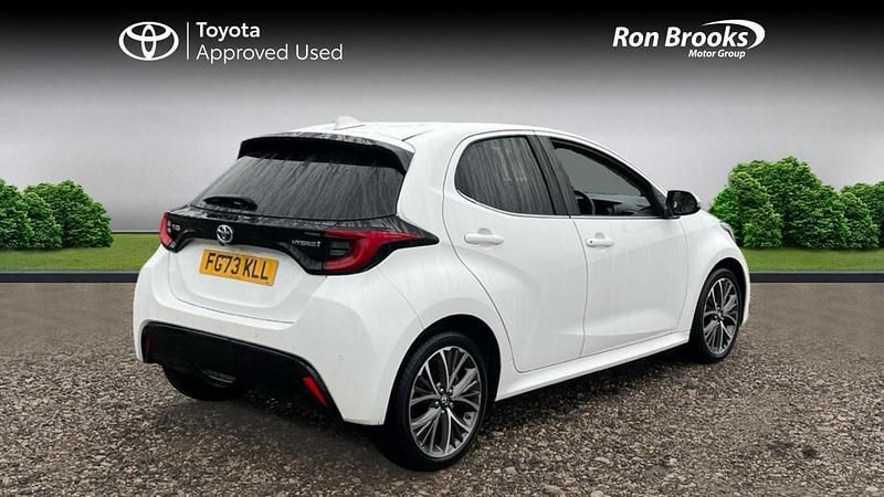 Used Toyota Yaris Hybrid 2023 White Hatchback
