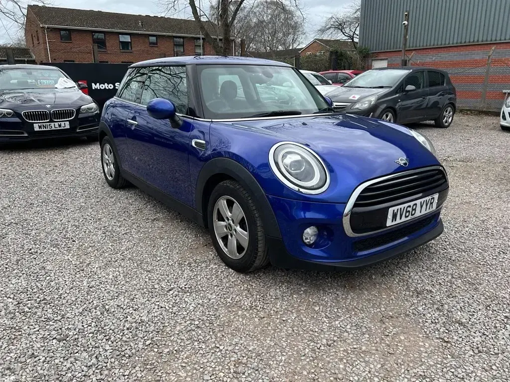 Used Mini Cooper Hatch 136 HP (100 kW) 2018 Blue Hatchback