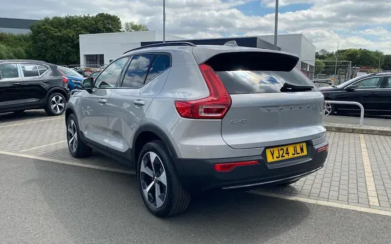 New Volvo XC40 Plus 163 HP (119 kW) 2026 Silver SUV