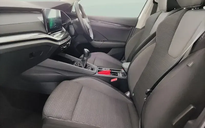 Usado Skoda Octavia SE Technology 110 HP (80 kW) 2022 Branco Carrinha