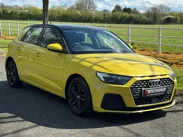 Usado Audi A1 Premium 2019 Amarelo SUV