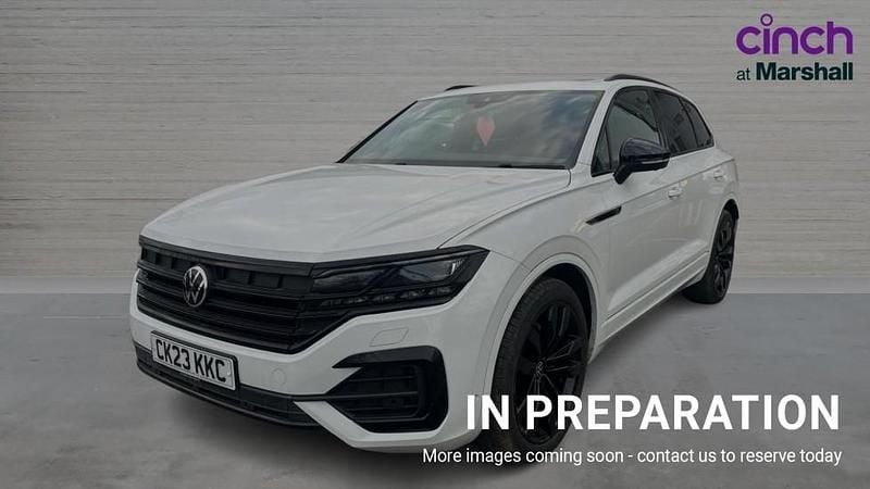 Used VW Touareg Black Edition 286 HP (210 kW) 2023 Pure white SUV