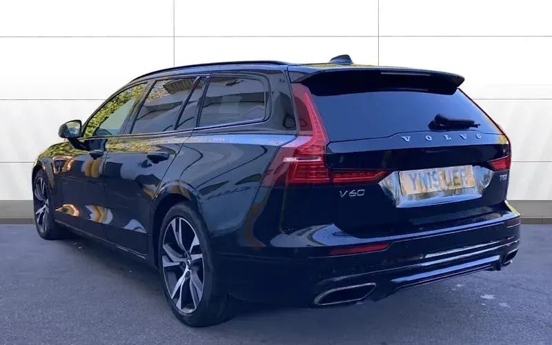Used Volvo V60 R-Design 250 HP (183 kW) 2019 Black Estate