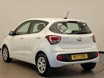 Used Hyundai i10 SE 66 HP (48 kW) 2017 White Hatchback