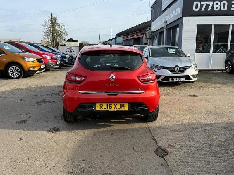 Used Renault Clio IV Dynamique 90 HP (66 kW) 2016 Red Hatchback
