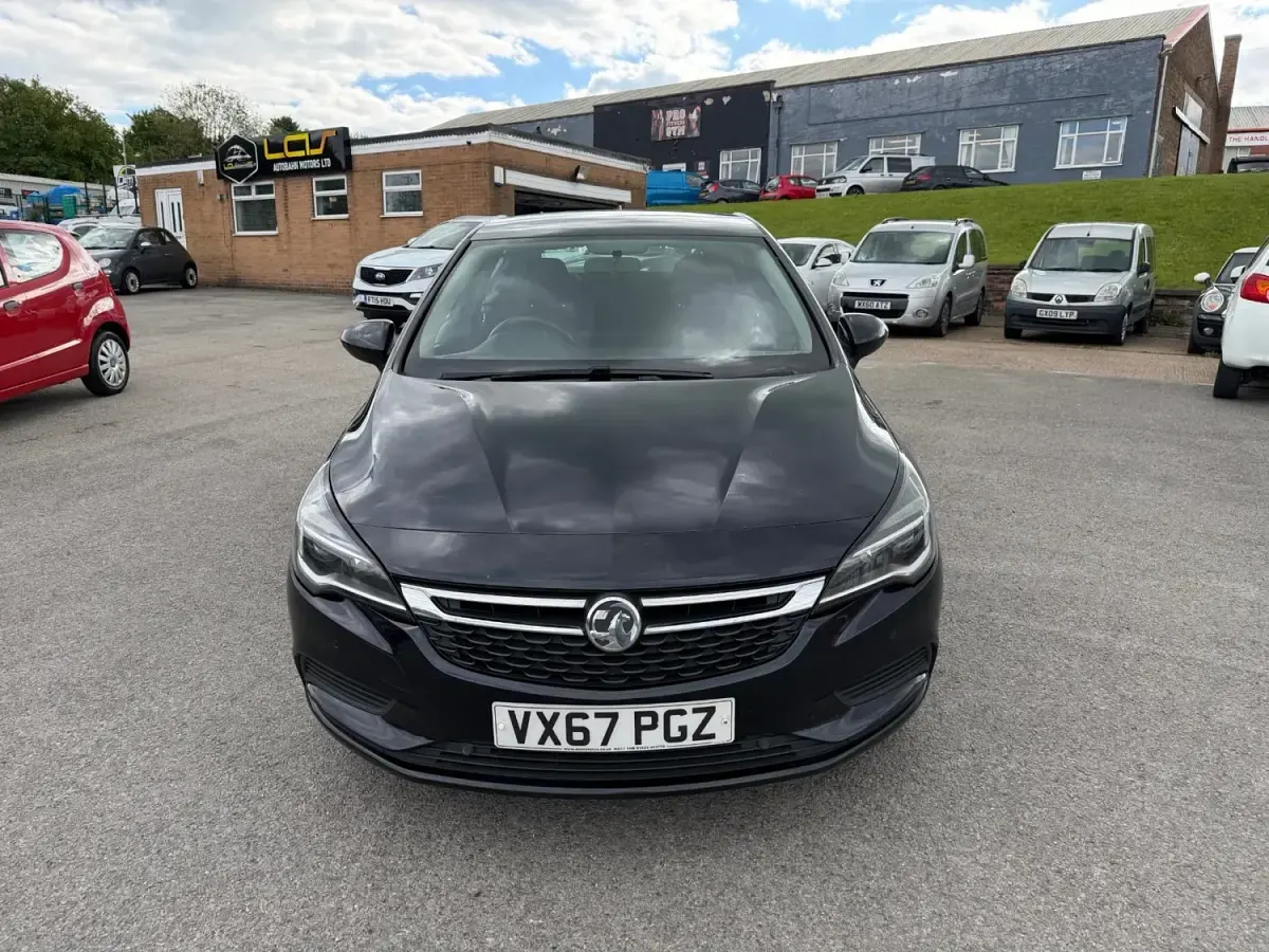 Gebraucht Vauxhall Astra 110 PS (80 kW) 2018 Blau Kleinwagen
