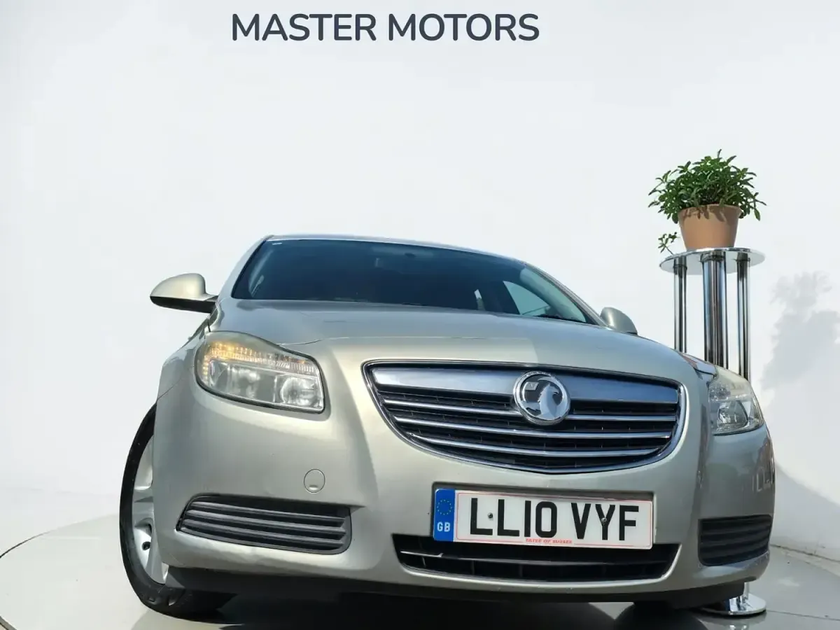 Used Vauxhall Insignia 2010 Silver Hatchback