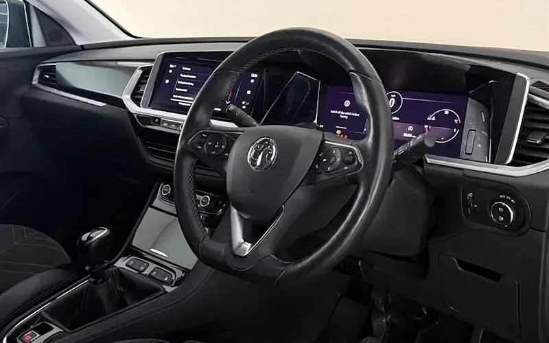 Second-hand Vauxhall Grandland X Ultimate 131 CP (96 kW) 2023 Negru SUV