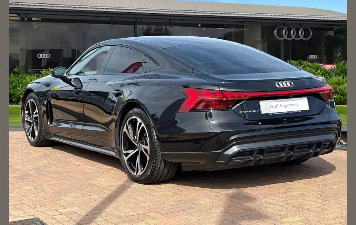 Used Audi e-tron GT quattro Comfort 384 kW (523 HP) 2024 Black Sedan