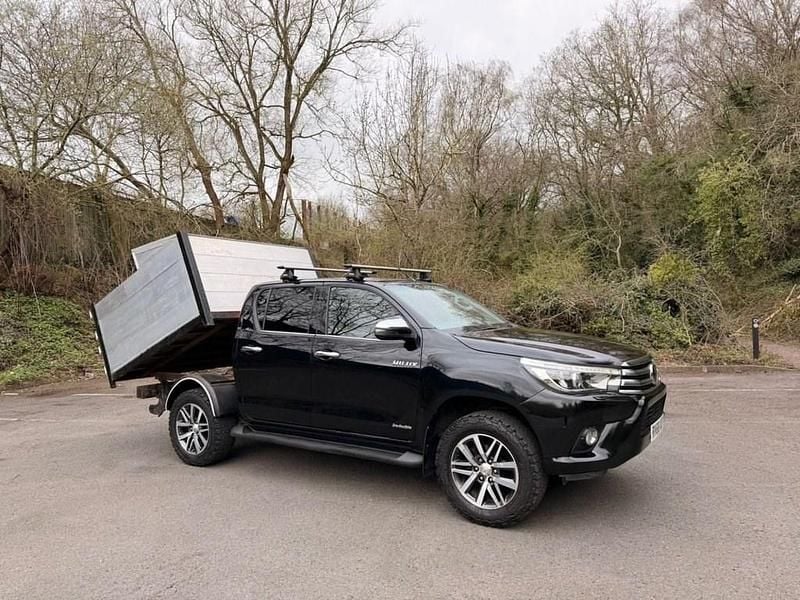 Used Toyota HiLux 150 HP (110 kW) 2018 Black Pickup
