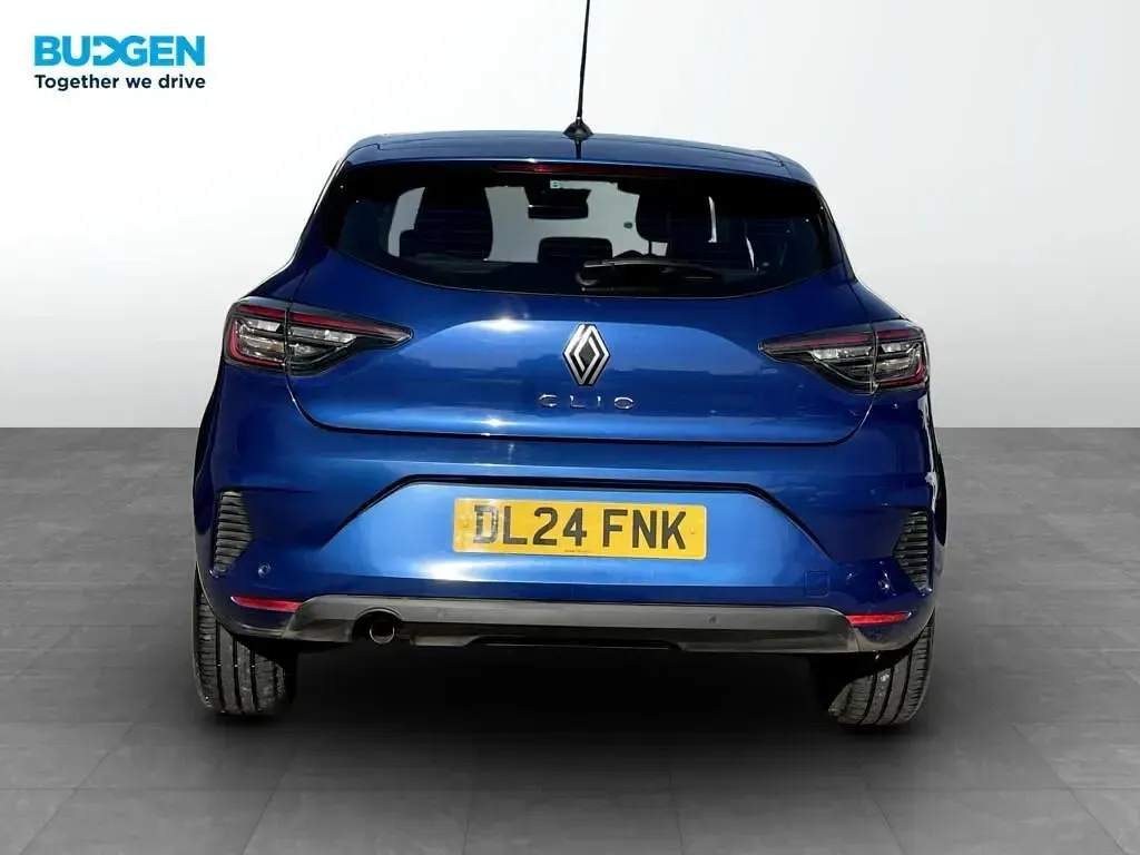 Używany Renault Clio V Evolution 90 KM (66 kW) 2024 Niebieski Hatchback