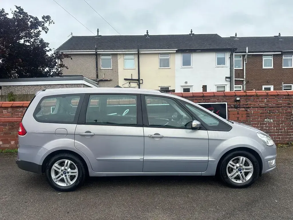 Used Ford Galaxy Zetec 140 HP (102 kW) 2010 Silver MPV