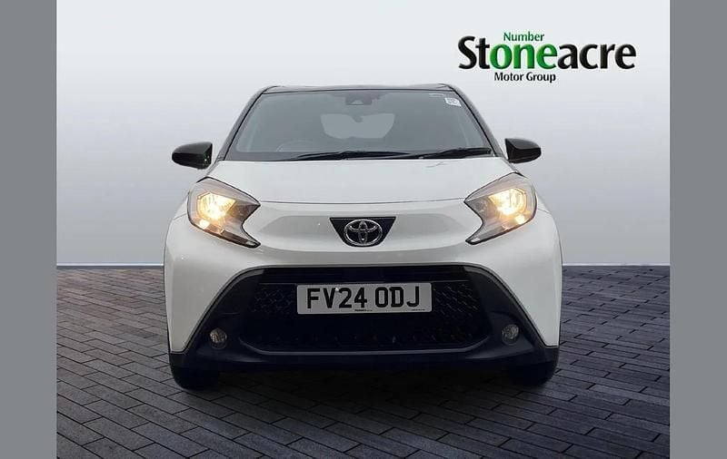 Used Toyota Aygo X 71 HP (52 kW) 2024 White SUV