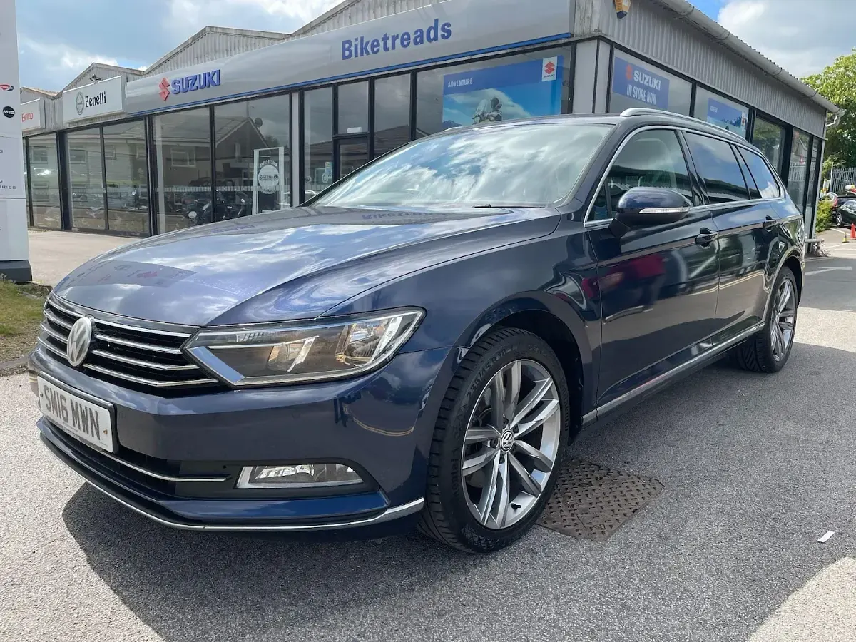 Used VW Passat GT 190 HP (139 kW) 2016 Blue Estate