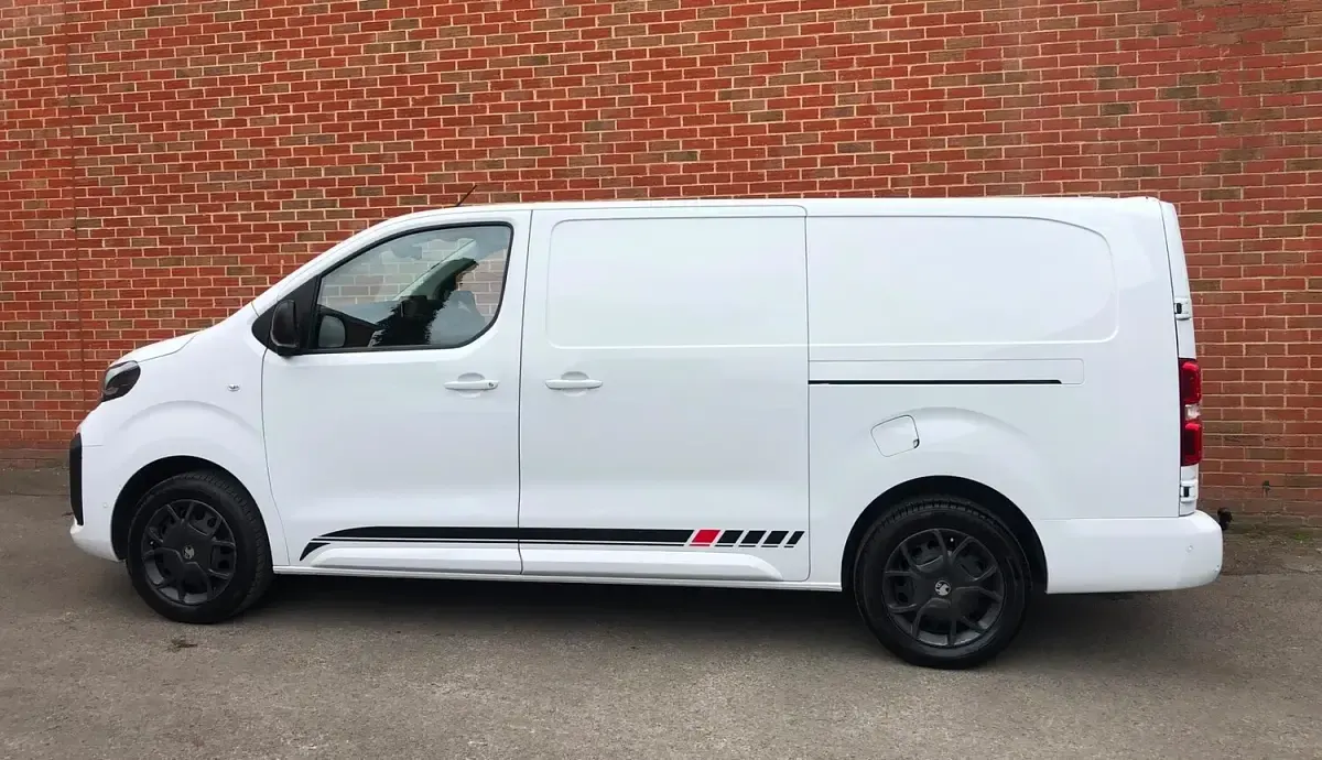 Used Vauxhall Vivaro 2025 White MPV
