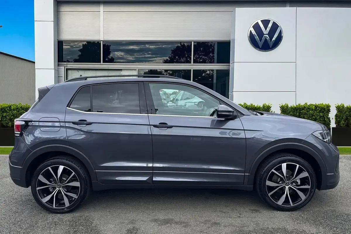 Ny VW T-Cross R-line 115 HK (84 kW) 2026 Grå SUV